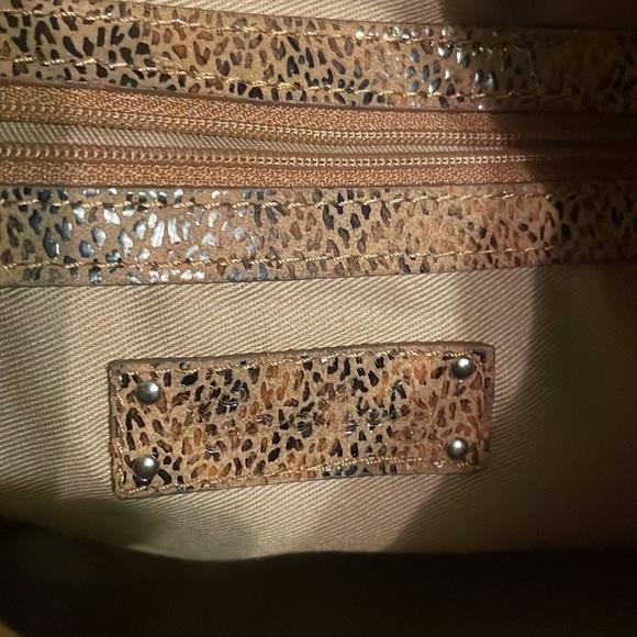 KATE LANDRY LEATHER SHOULDER BAG. - Picture 9 of 9